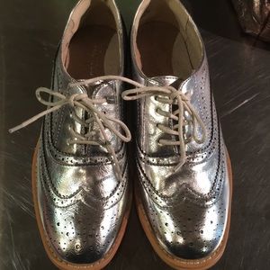 Silver shoes! So rad!